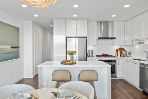 518 Clarke Road 2101 Coquitlam BC V3J 3X2