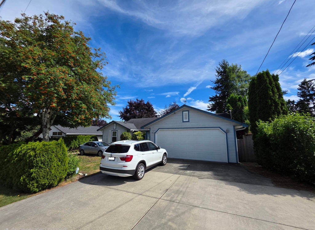 Photo of 15580 20 Avenue, Surrey, BC V4A 2A5 (MLS # R3178115)