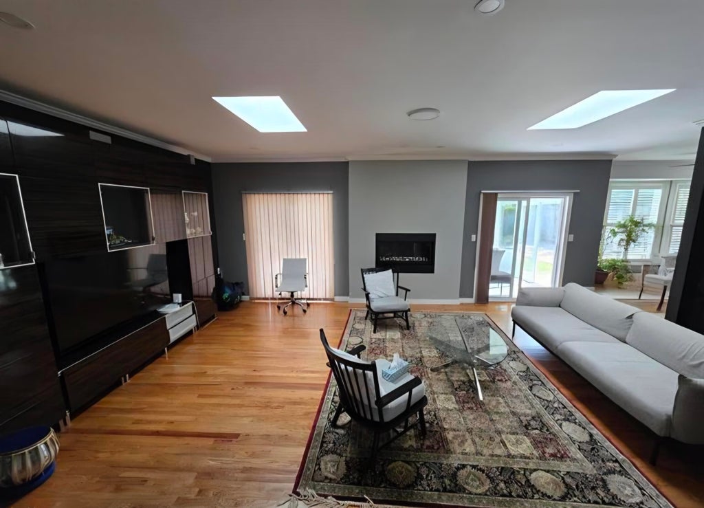Photo of 15580 20 Avenue, Surrey, BC V4A 2A5 (MLS # R3178115)