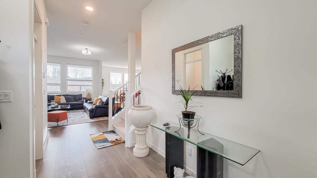 Photo of 24670 106 Avenue, Maple Ridge, BC V2W 0A2 (MLS # R3152382)