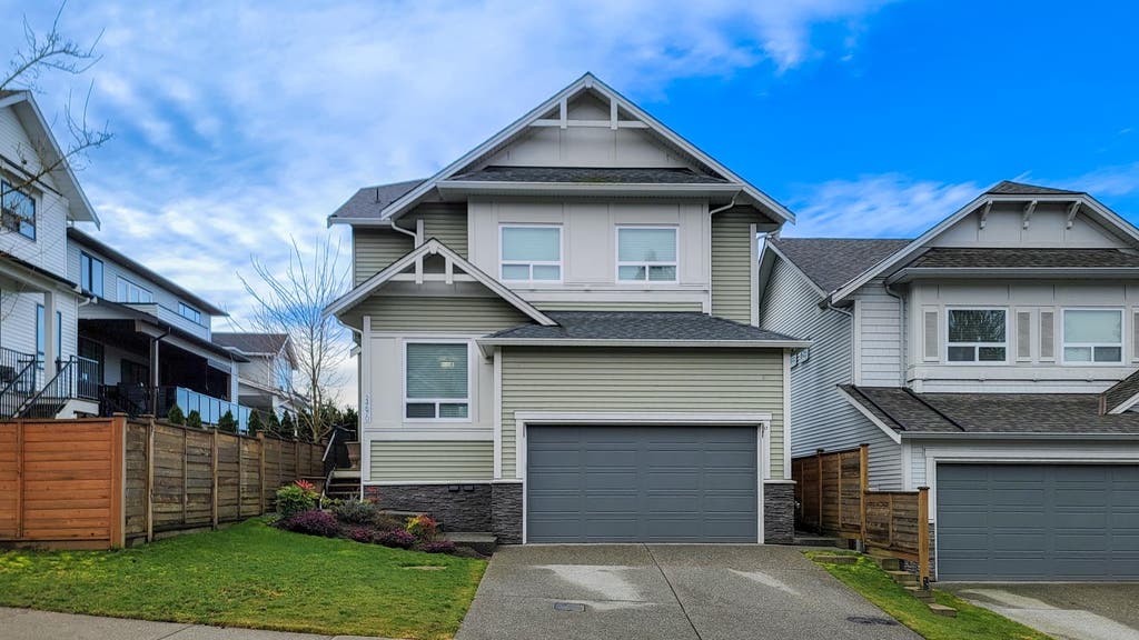 Photo of 24670 106 Avenue, Maple Ridge, BC V2W 0A2 (MLS # R3152382)