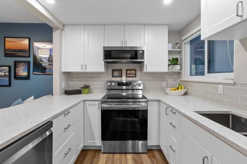 890 Cunningham Lane Port Moody BC V3H 3S4