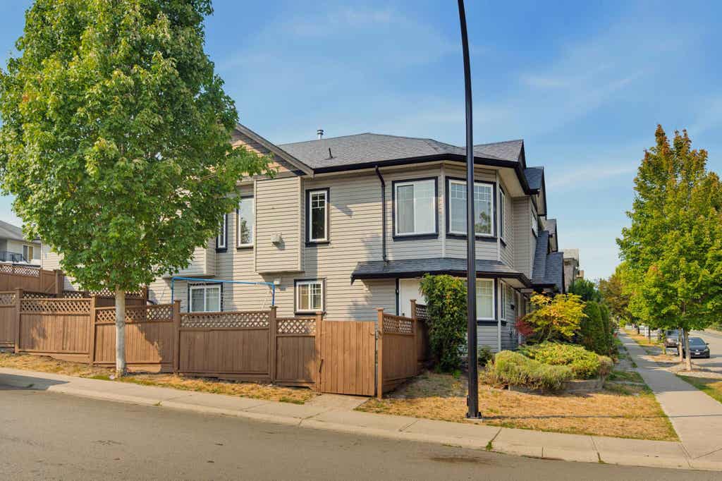 Photo of 11335 Creekside Street, Maple Ridge, BC V2W 0C7 (MLS # R3156928)