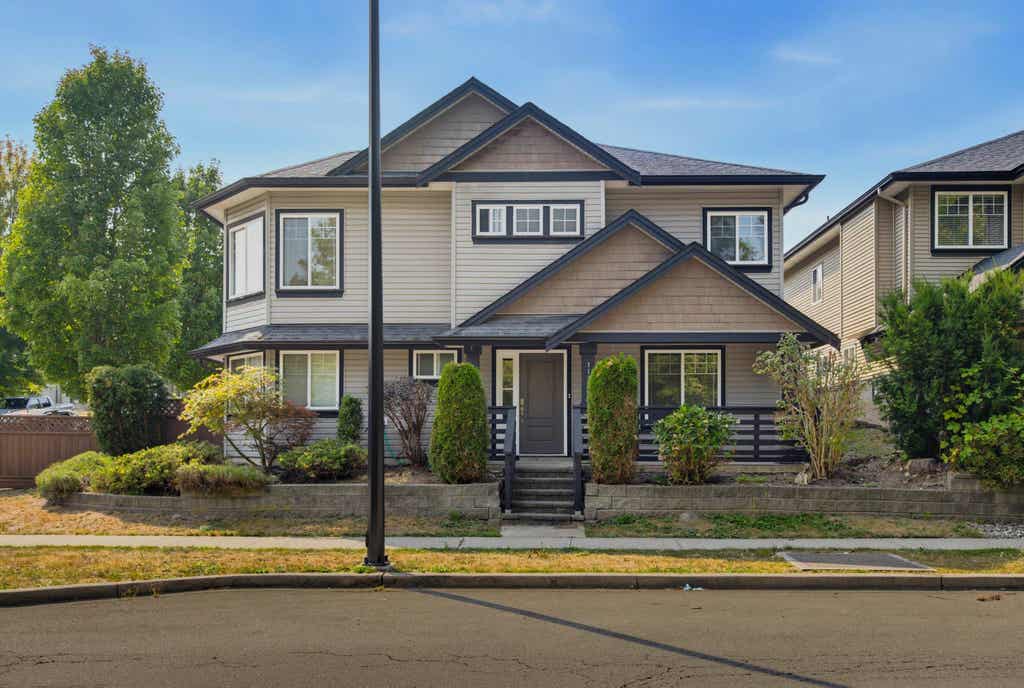 Photo of 11335 Creekside Street, Maple Ridge, BC V2W 0C7 (MLS # R3156928)