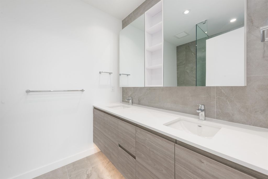 listing image 1108970705912764222