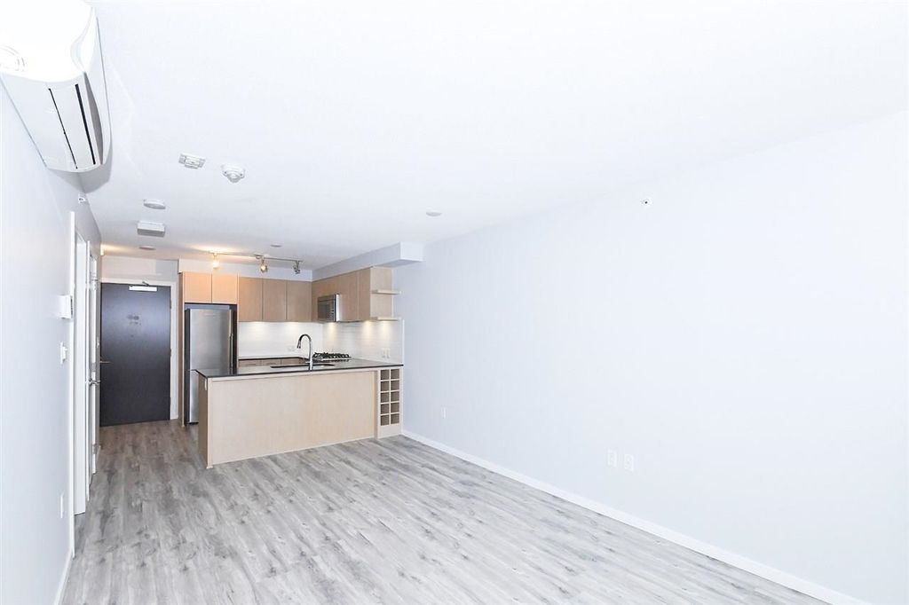 listing image 1106142915976858770