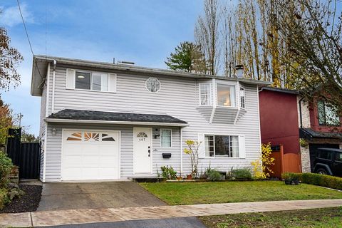 467 Fader Street New Westminster BC V3L 3T2