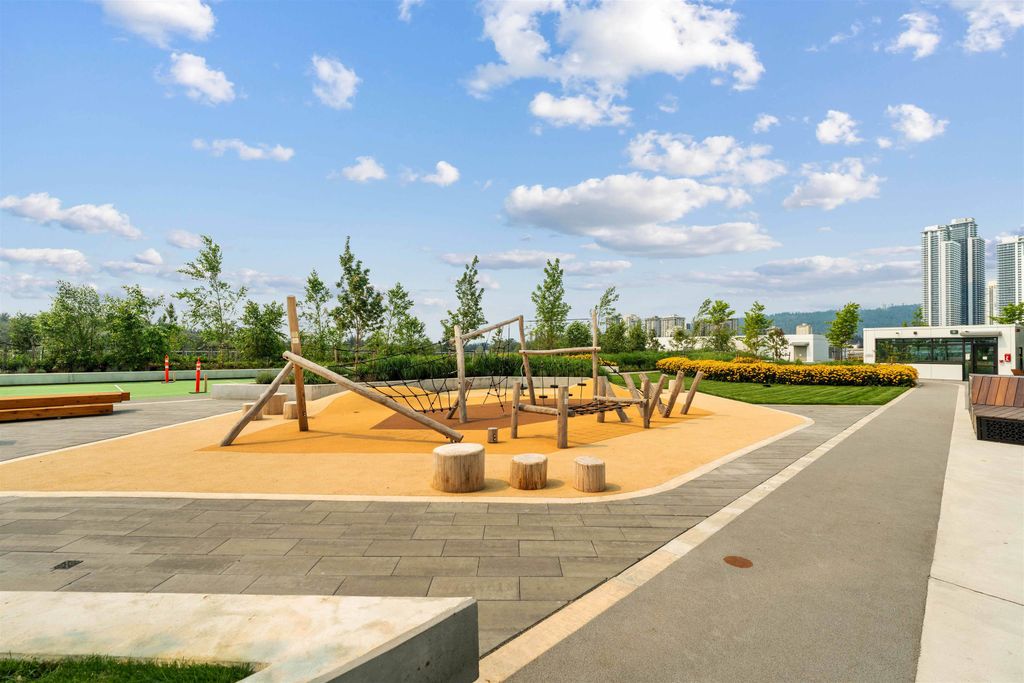 listing image 1108676662654544000