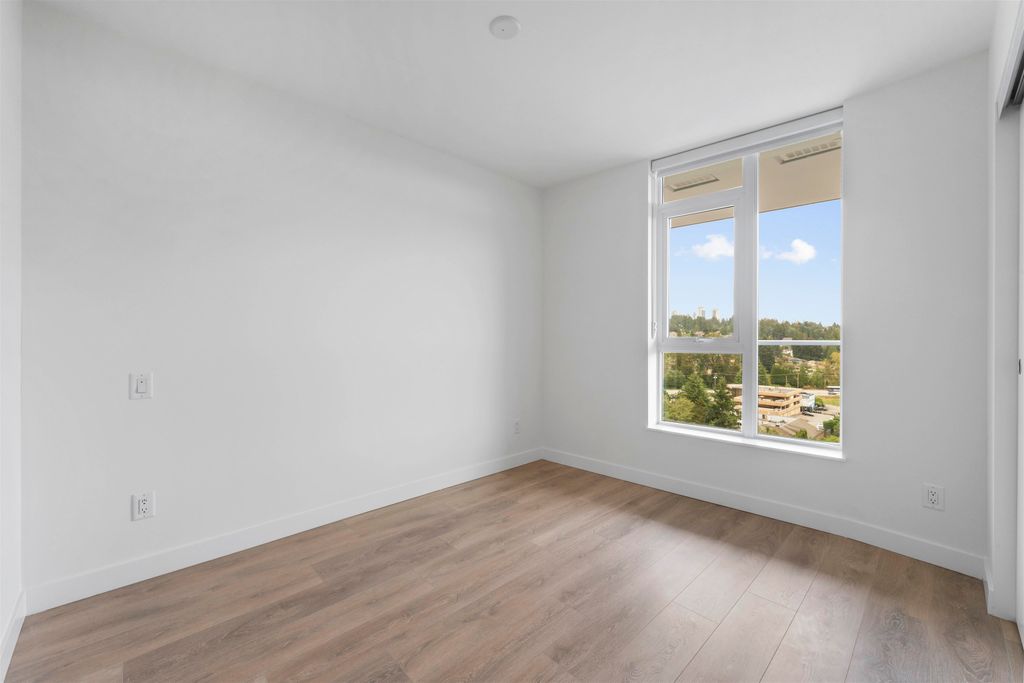 listing image 1109941698021106114