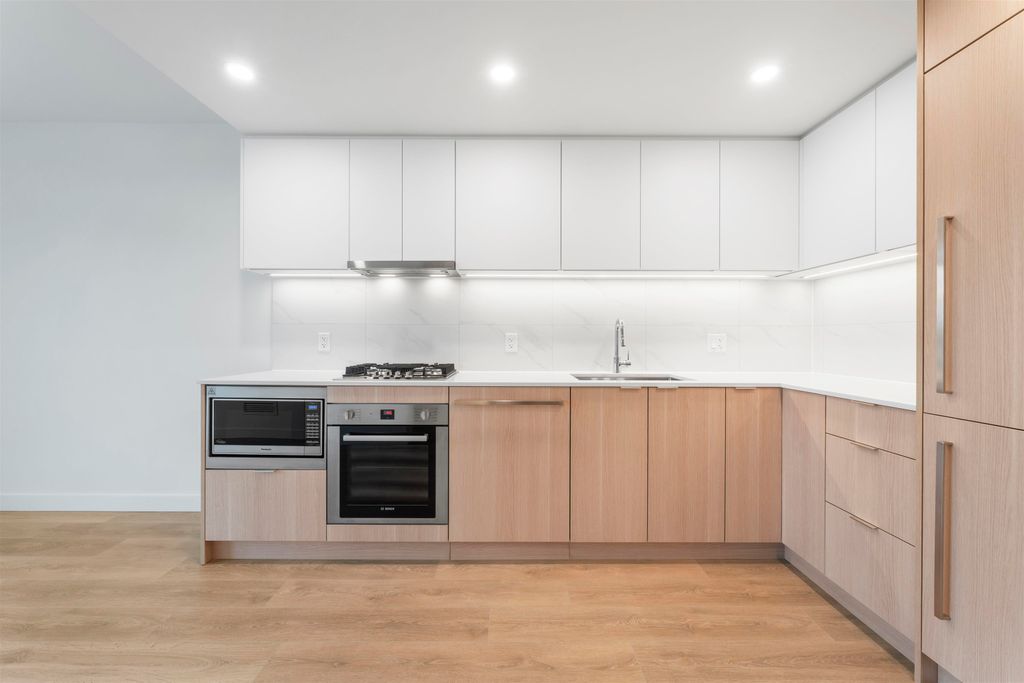 listing image 1108379843349813193