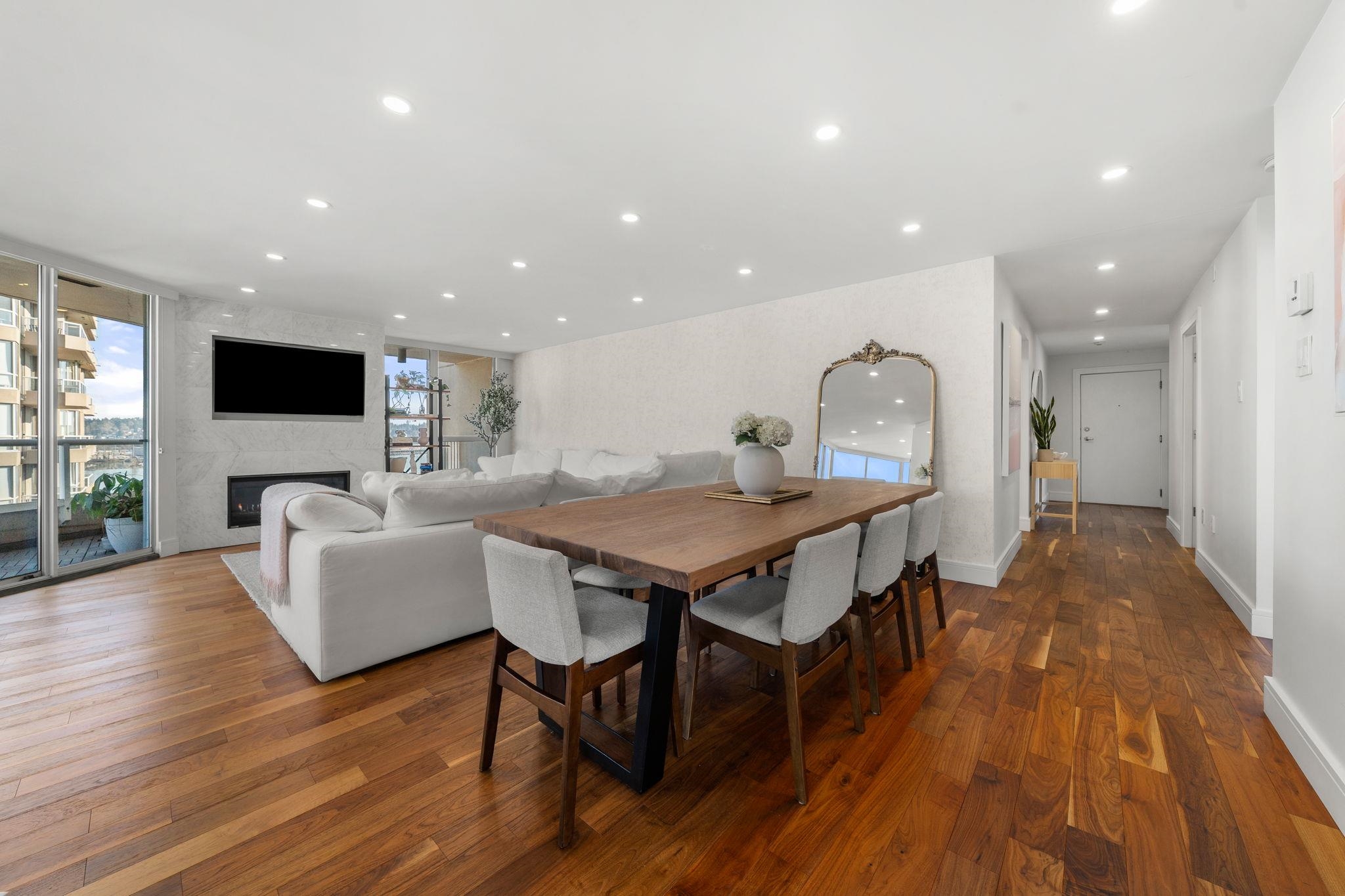 1245 Quayside Drive 1704