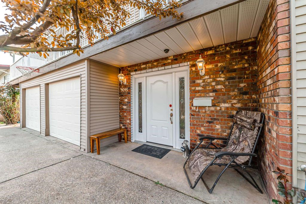 Photo of 3095 Royal Street, Abbotsford, BC V2T 2J1 (MLS # R3114218)