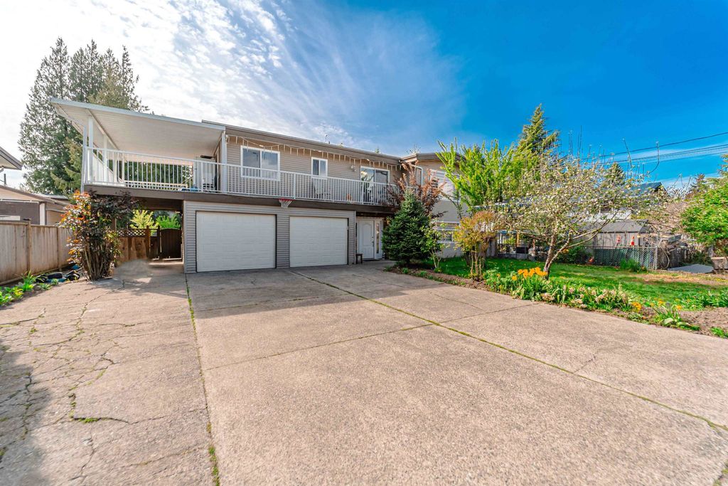 Photo of 3095 Royal Street, Abbotsford, BC V2T 2J1 (MLS # R3114218)