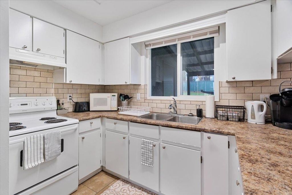 listing image 1100530370119194075