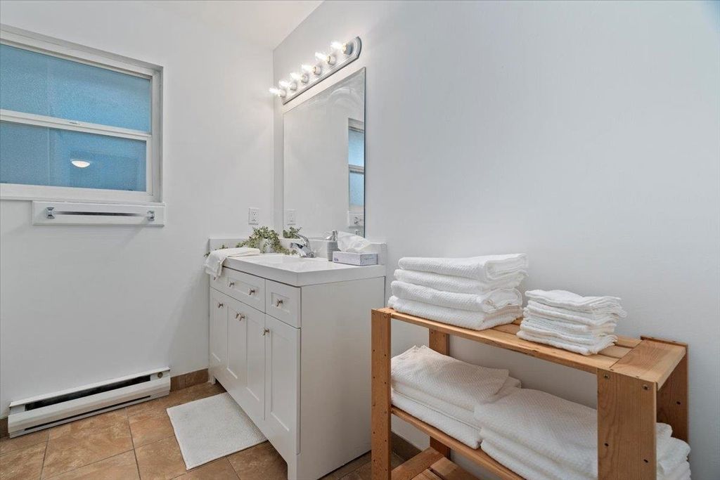 listing image 1104826864167211637