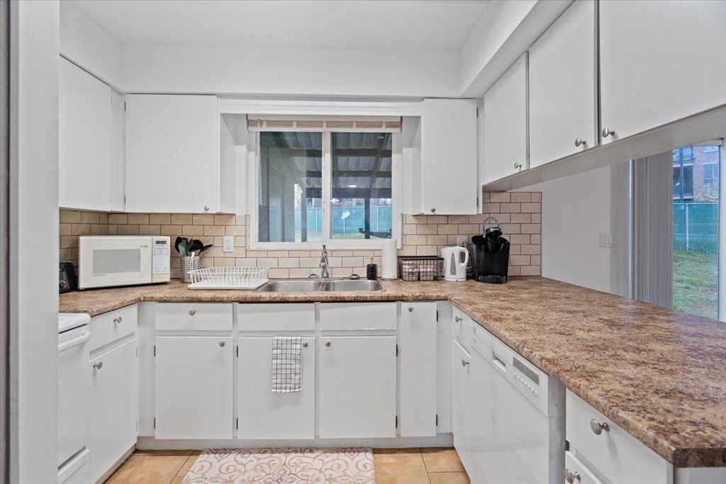 listing image 1104711515414099799