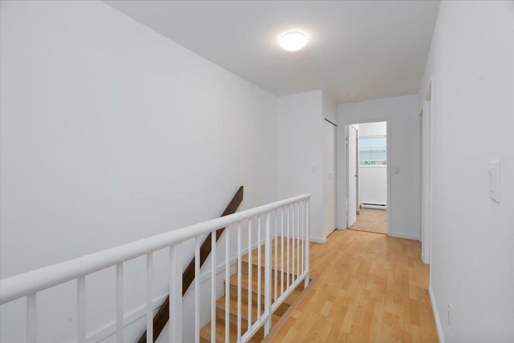 listing image 1109676387498280359