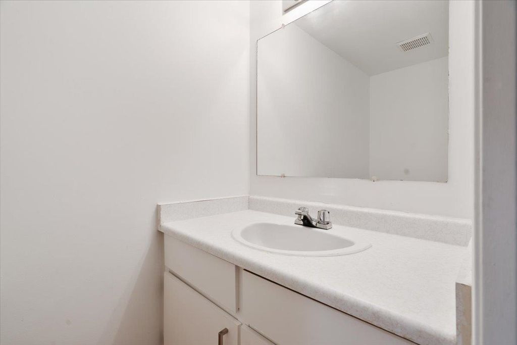 listing image 1102578906080353948