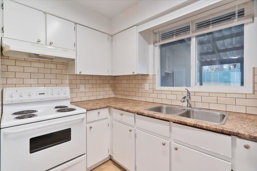 listing image 1100530370119194075