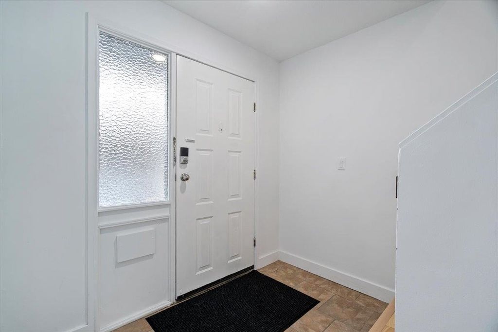 listing image 1102854242266557222