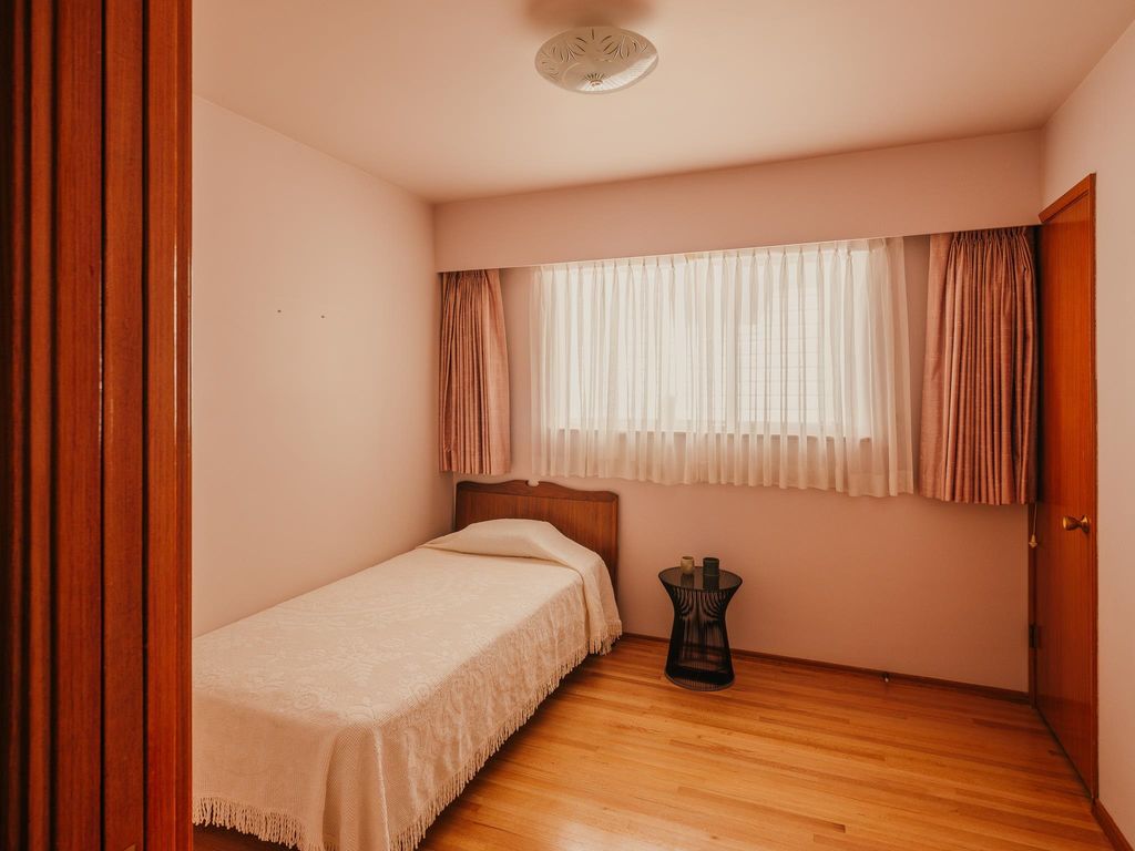 listing image 1108927567657007612