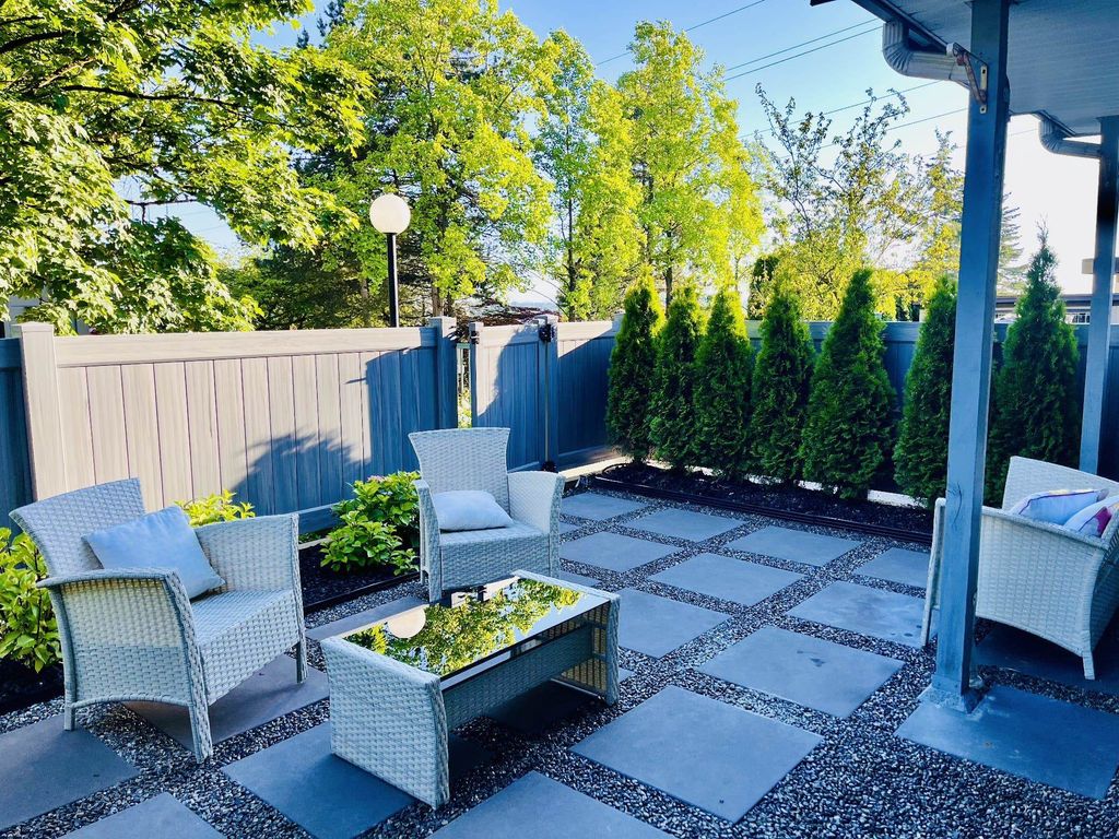 listing image 1103211192576422759