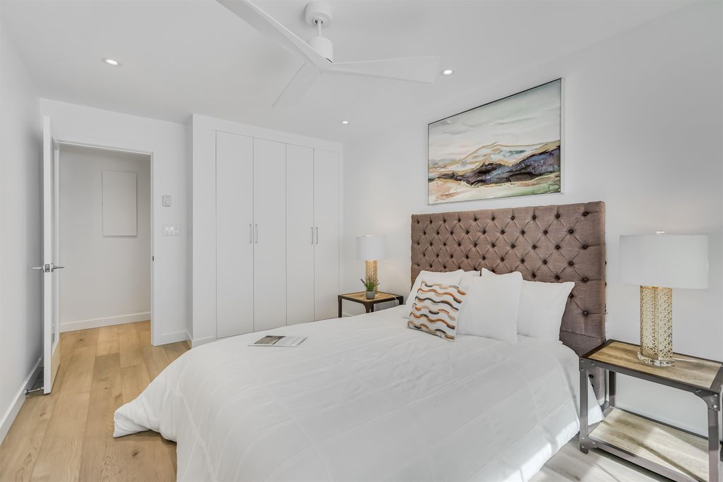 listing image 1106152715836635207