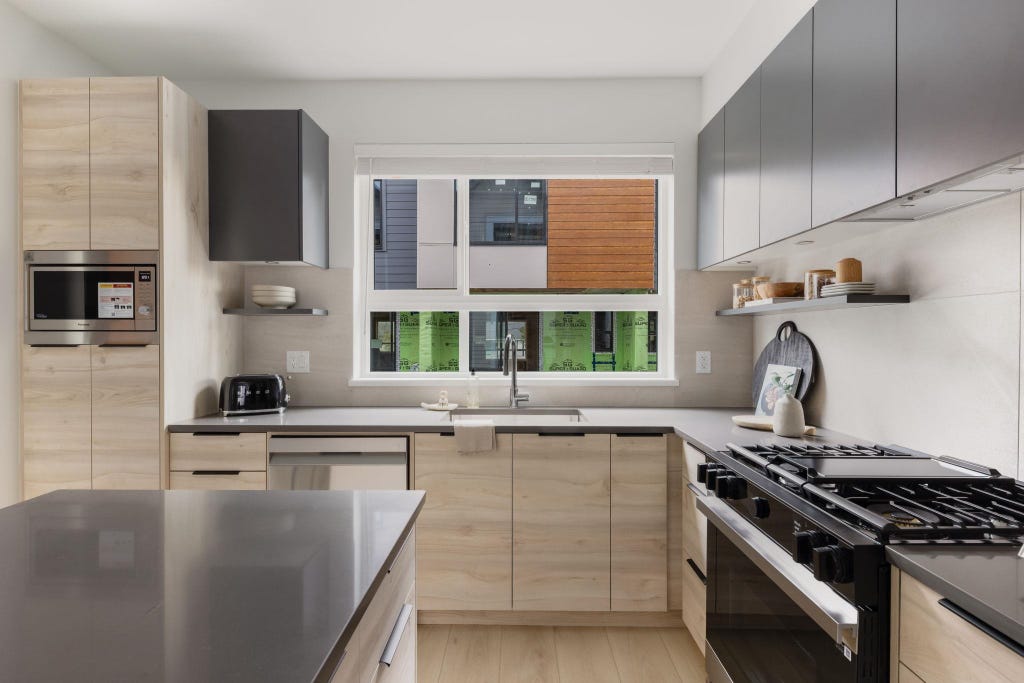 Photo of 30530 Cardinal Avenue #74, Abbotsford, BC V2T 0L5 (MLS # R3123899)