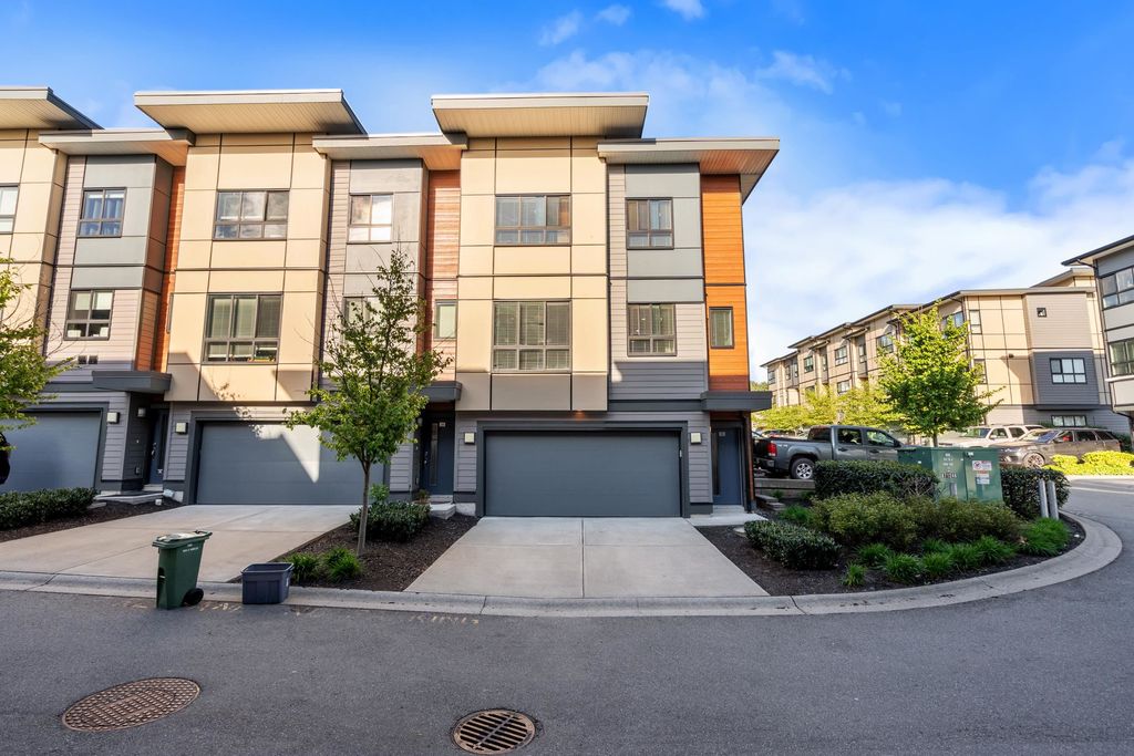 Photo of 1938 North Parallel Road #23, Abbotsford, BC V3G 2C6 (MLS # R3113278)