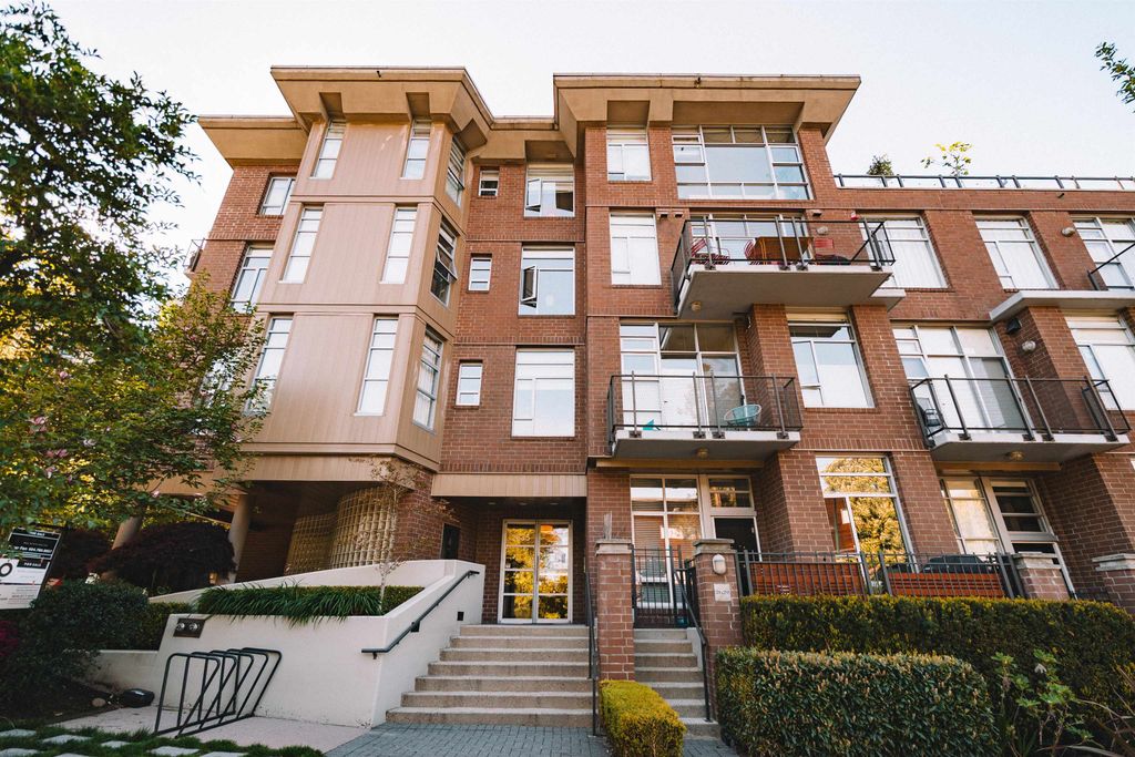 listing image 1109113324854229058
