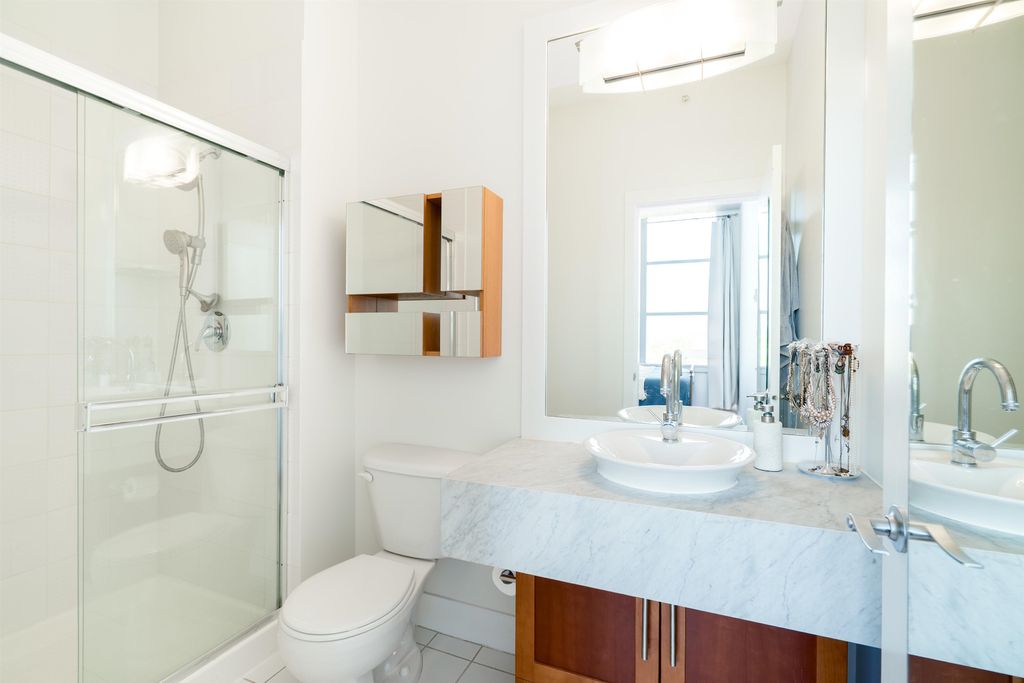 listing image 1102137396659276741