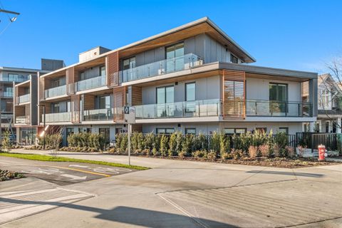 333 St. Davids Avenue 103 North Vancouver BC V7L 3N7