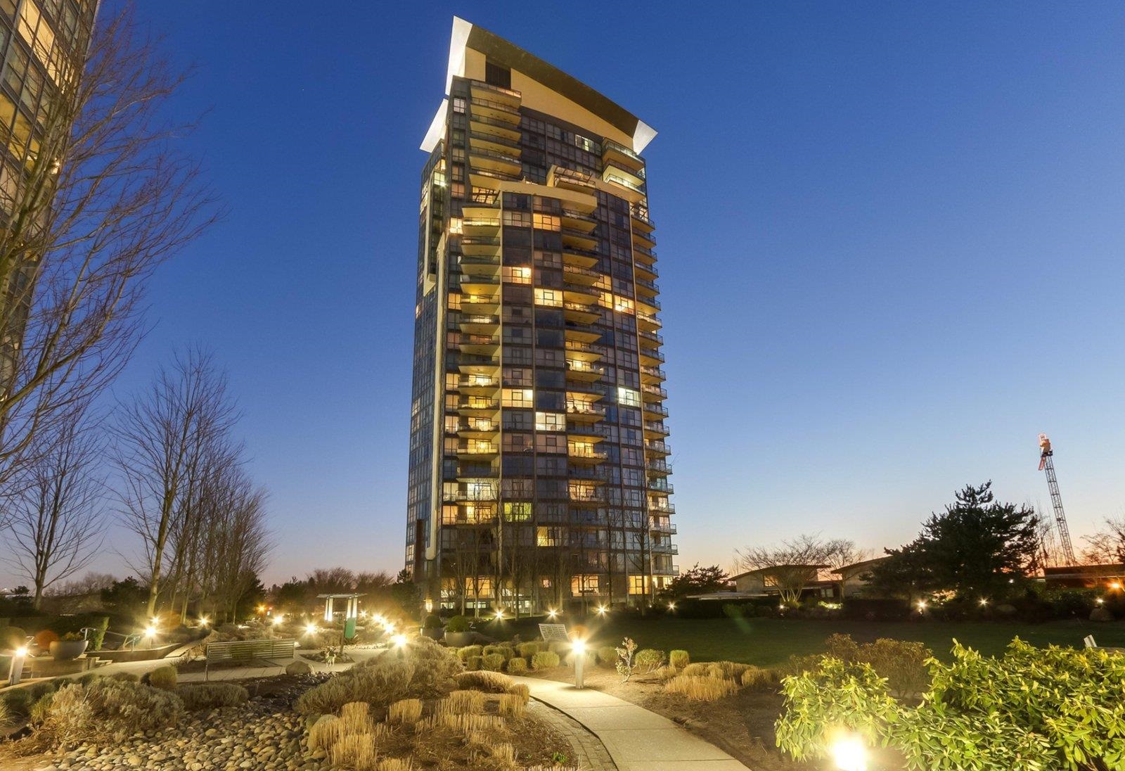 2225 Holdom Avenue 2203