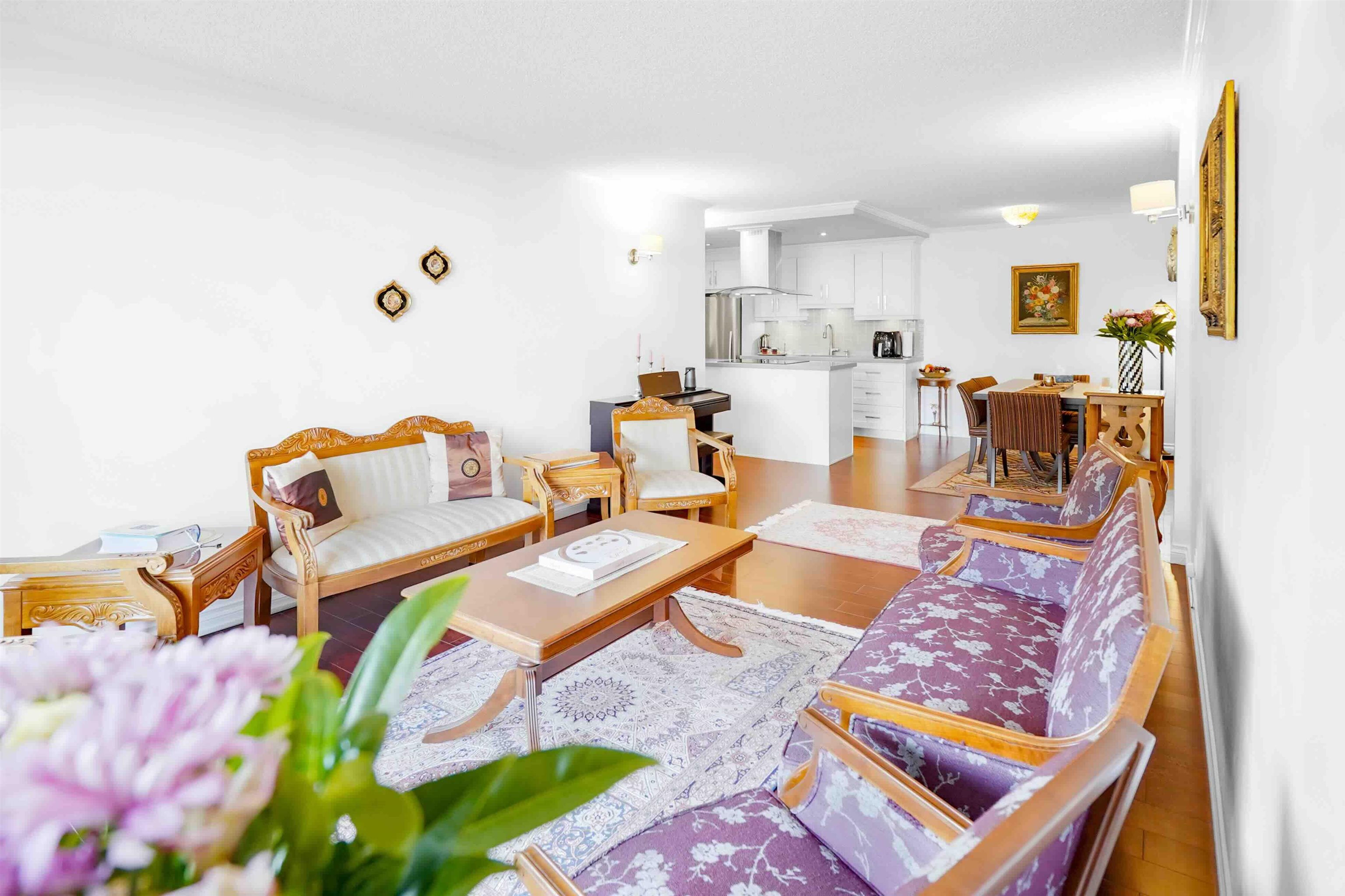 2020 Fullerton Avenue 306