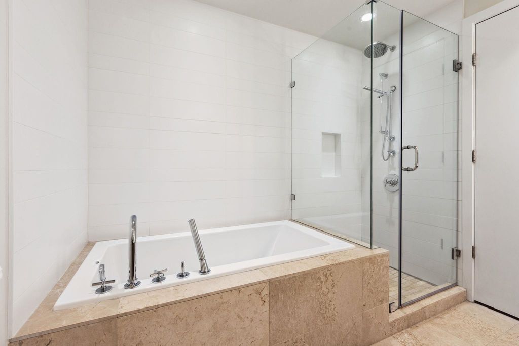 listing image 1106334109579609544