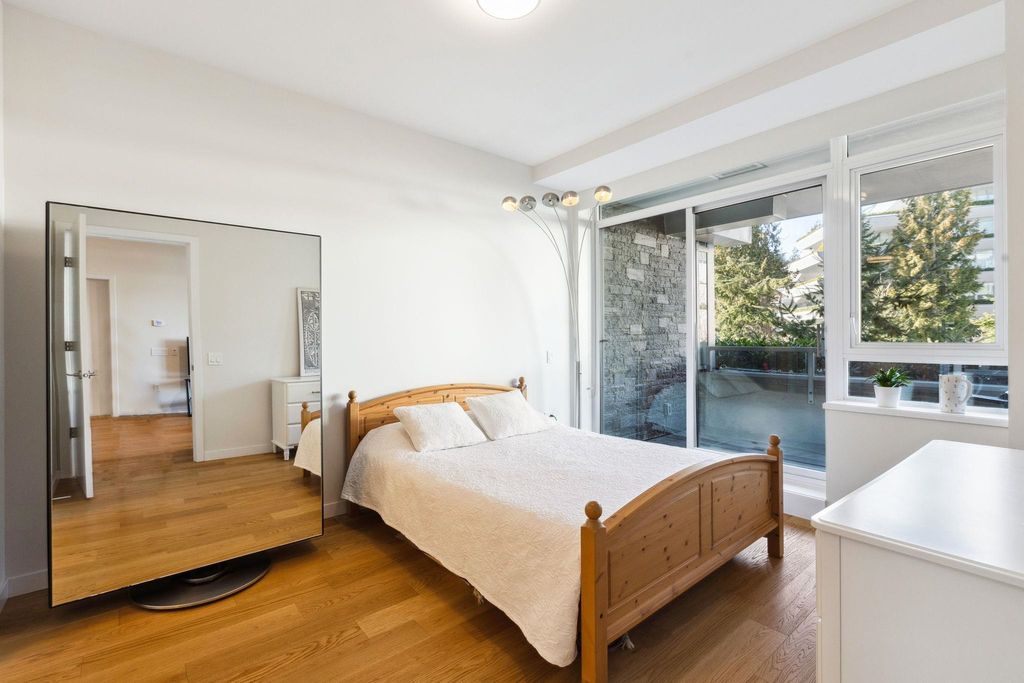 listing image 1109135211158410124