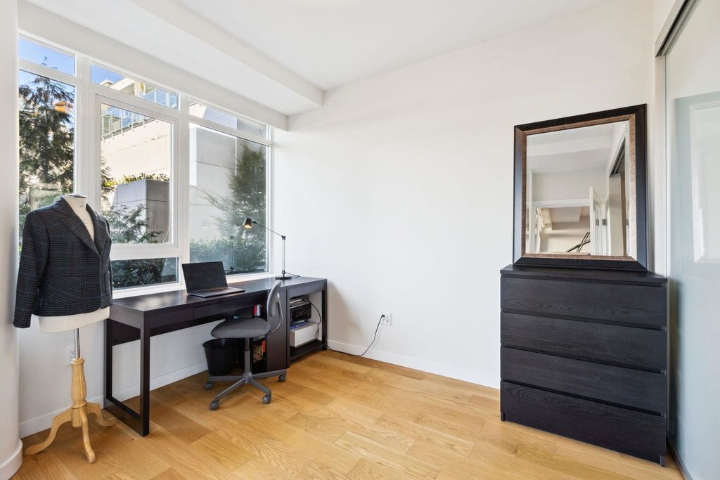 listing image 1108428221791671779