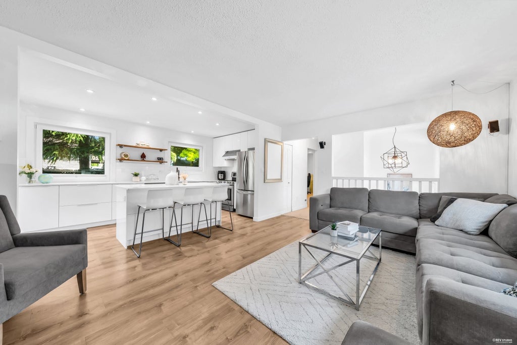 Photo of 35365 Selkirk Avenue, Abbotsford, BC V2S 8L1 (MLS # R3174864)