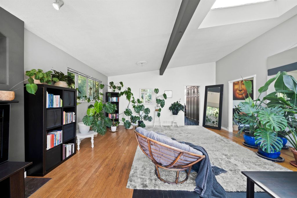 listing image 1100268086889950643
