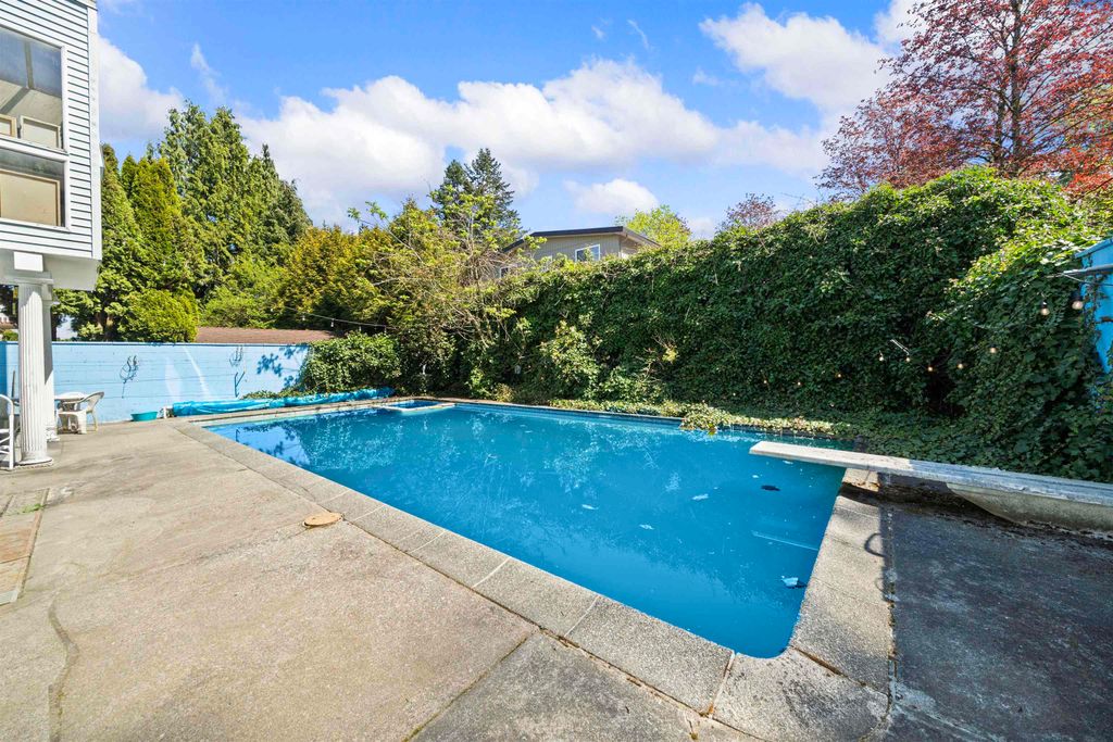 listing image 1109959057207570564