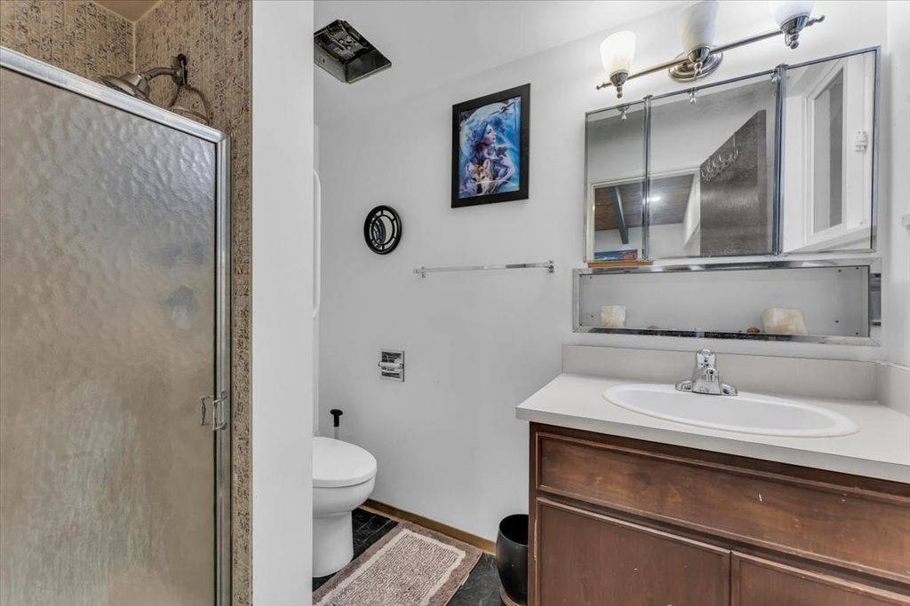 listing image 1100130630879939578