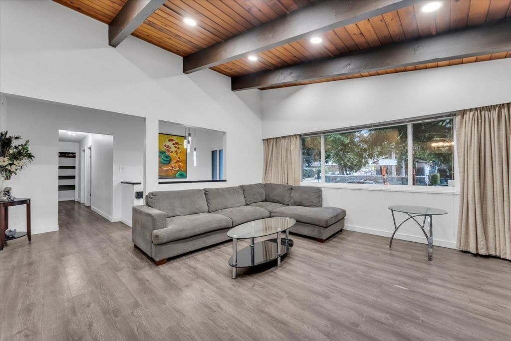 listing image 1109609663232076773