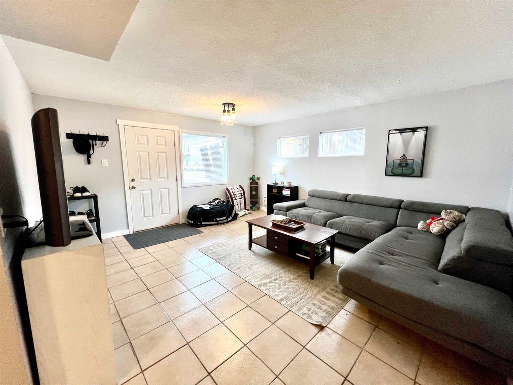 listing image 1107065805122229323