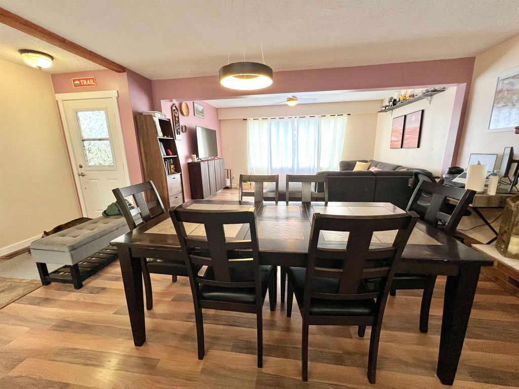 listing image 1103133674437617100