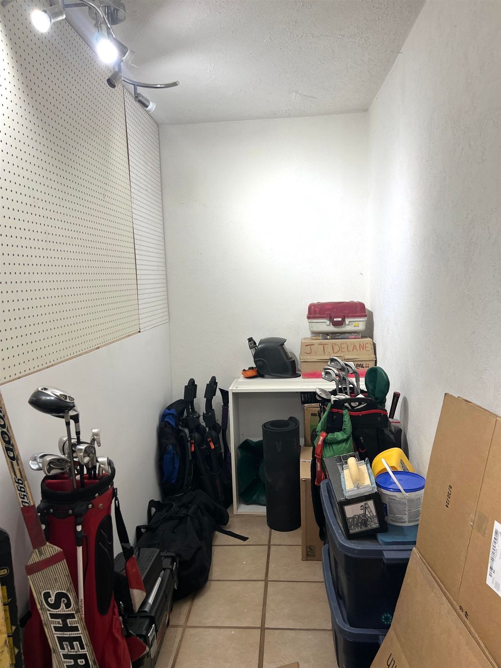 listing image 1101000561759046089