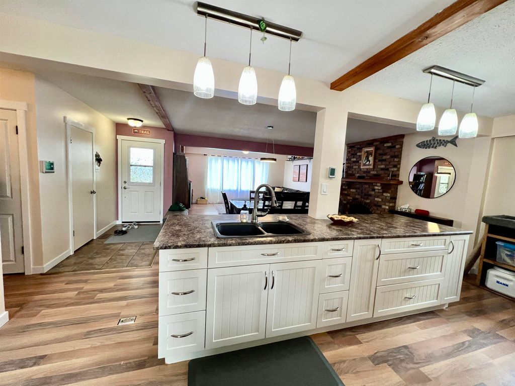 listing image 1107800753877511627