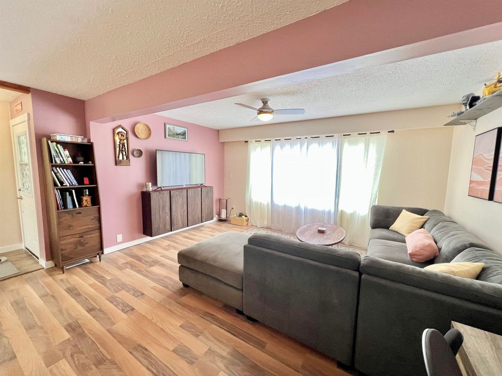 listing image 1108400108159906688