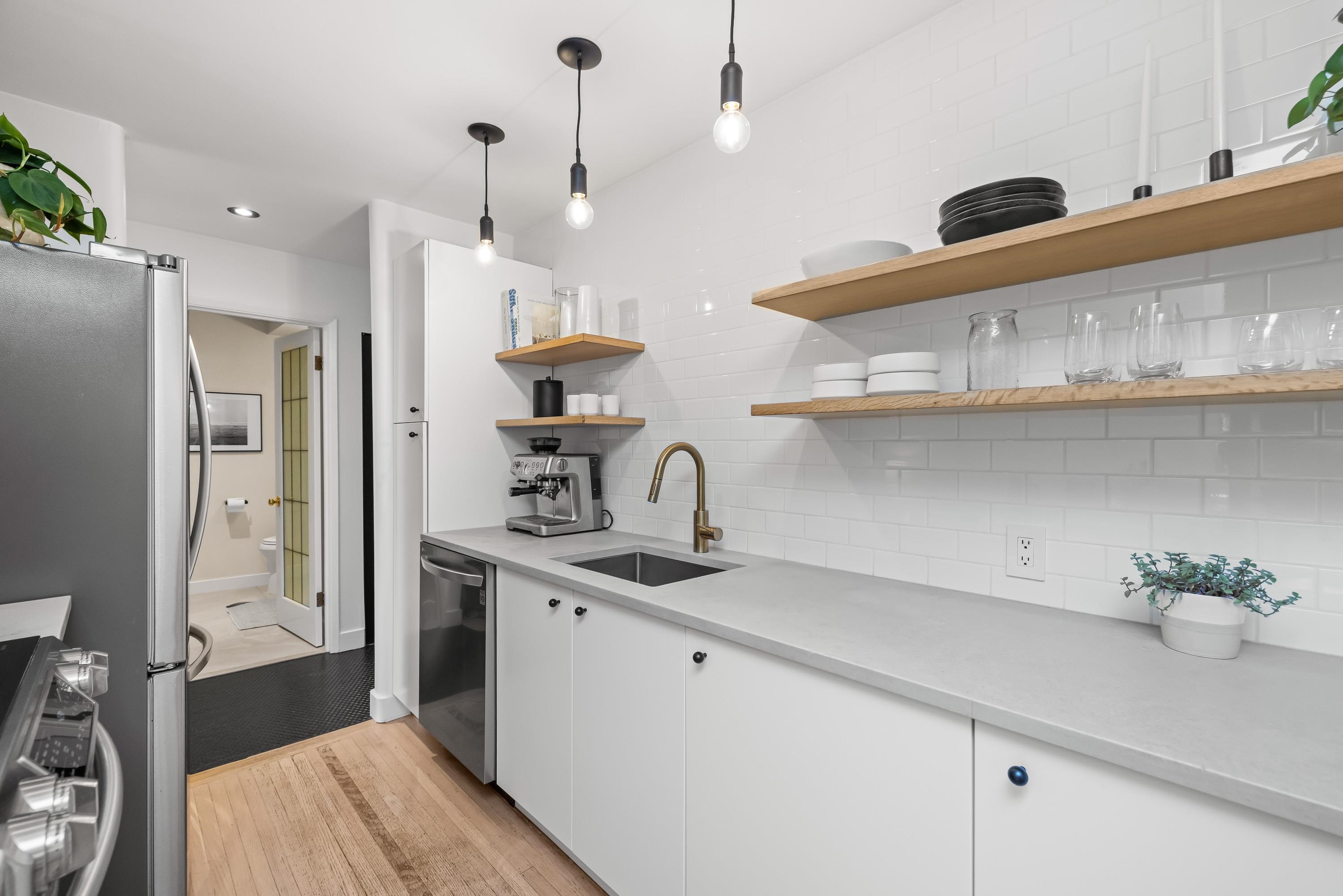 1424 Walnut Street 207