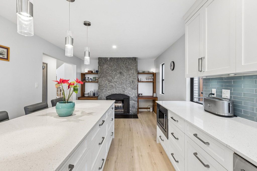listing image 1106488056874871479