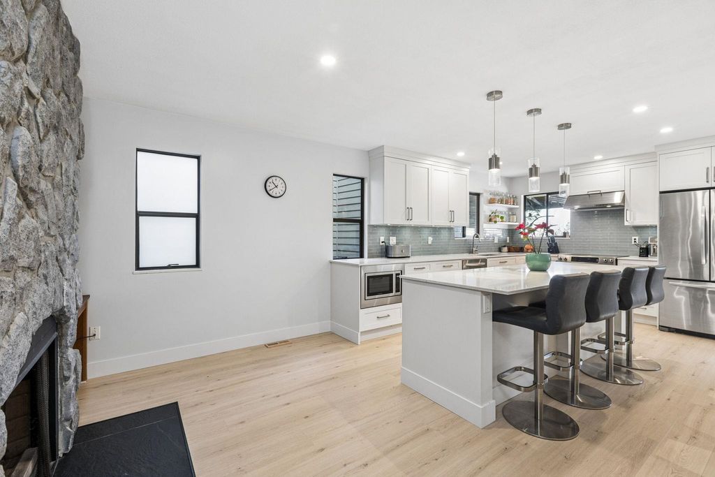 listing image 1102309550367978899